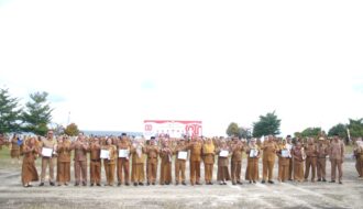 PEMERINTAH DAERAH MEMBERIKAN PENGHARGAAN KEPADA OPD  PENYELENGGARA TERTIB ARSIP