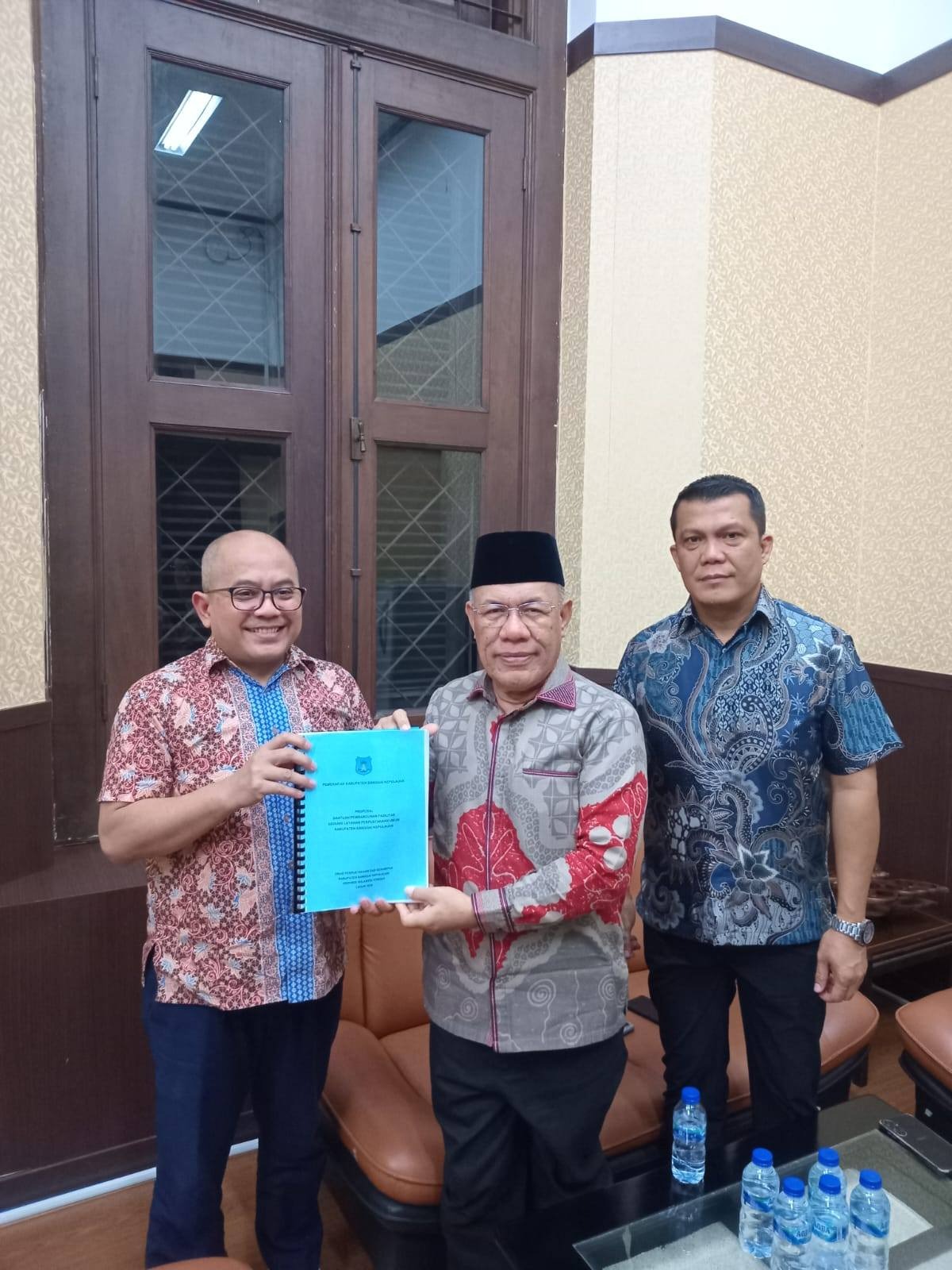 PENGUATAN LITERASI DAERAH, BUPATI BANGGAI KEPULAUAN BAHAS PEMBANGUNAN PERPUSTAKAAN DENGAN PERPUSNAS